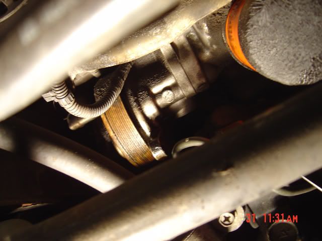 2001 Nissan pathfinder leaking oil #2