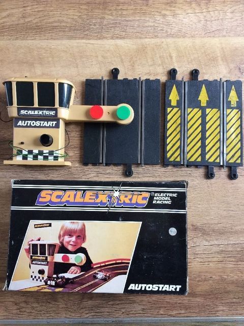 scalextric auto start